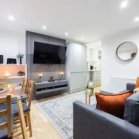 Apartment 3 Bedroom By River Thames London