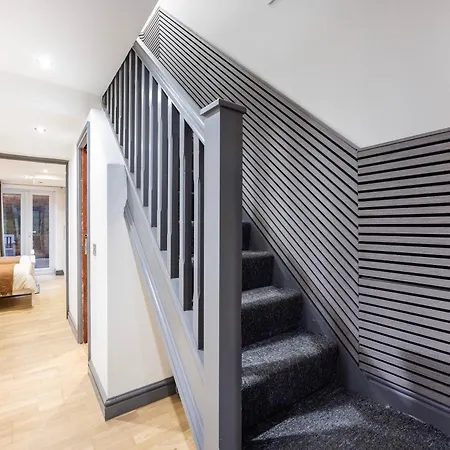 3 Bedroom By River Thames *