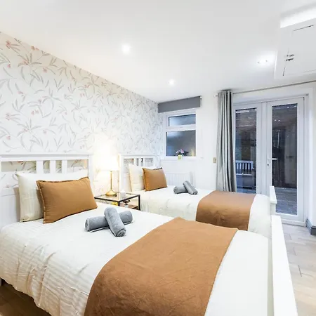 3 Bedroom By River Thames *