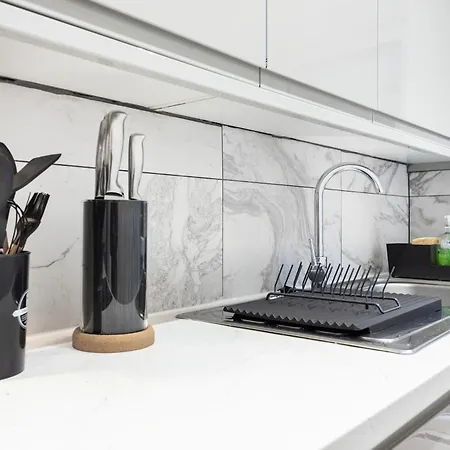 Apartment 3 Bedroom By River Thames London