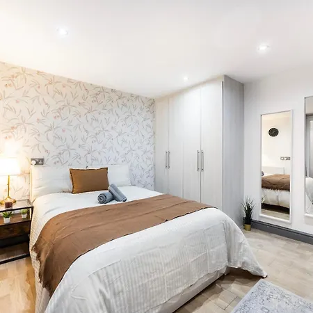 3 Bedroom By River Thames * London