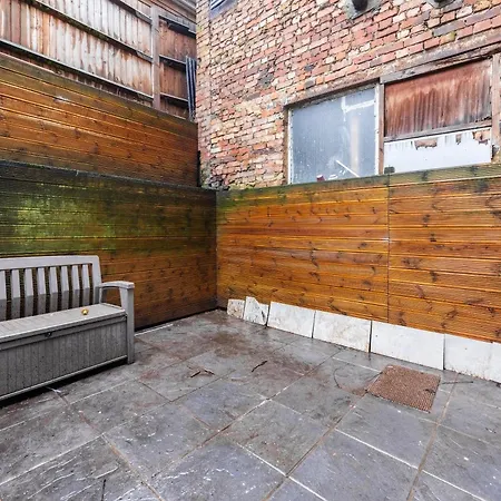 3 Bedroom By River Thames Apartment