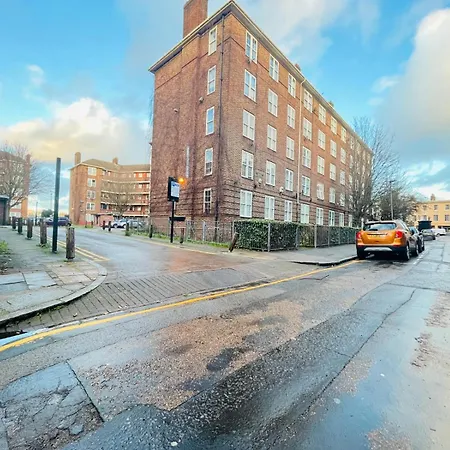 2 Bedroom Flat In Greenwich Next To Cutty Sark Apartment