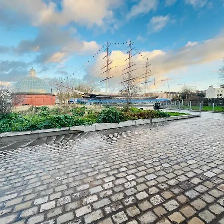 2 Bedroom Flat In Greenwich Next To Cutty Sark *