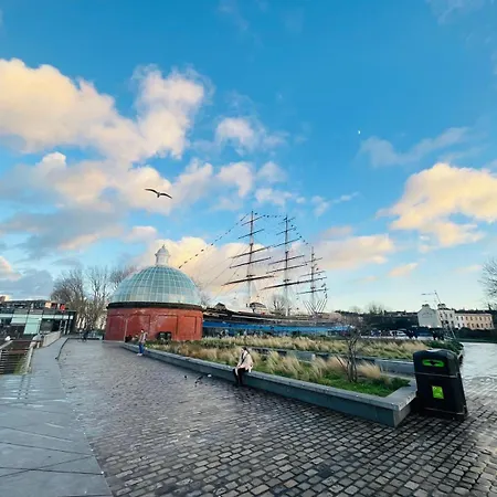 2 Bedroom Flat In Greenwich Next To Cutty Sark
