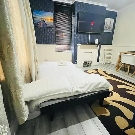 2 Bedroom Flat In Greenwich Next To Cutty Sark Apartment *