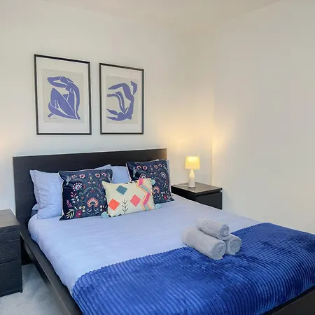 Apartment Cozy 2-bedroom Flat With Private Balcony Near Islington Station, Canonbury London