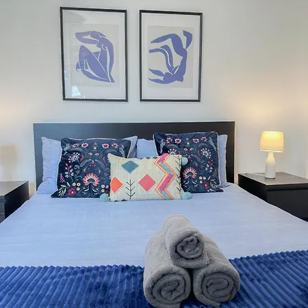 Cozy 2-bedroom Flat With Private Balcony Near Islington Station, Canonbury