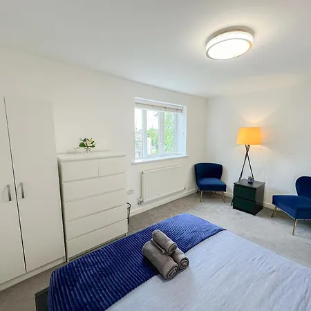 Cozy 2-bedroom Flat With Private Balcony Near Islington Station, Canonbury Apartment London