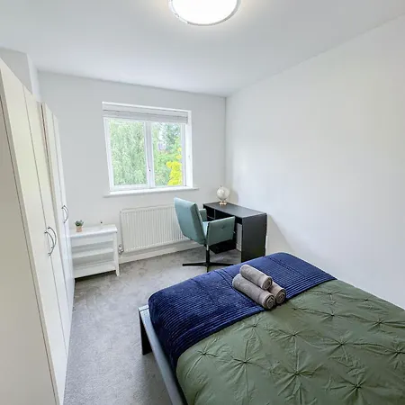 Cozy 2-bedroom Flat With Private Balcony Near Islington Station, Canonbury