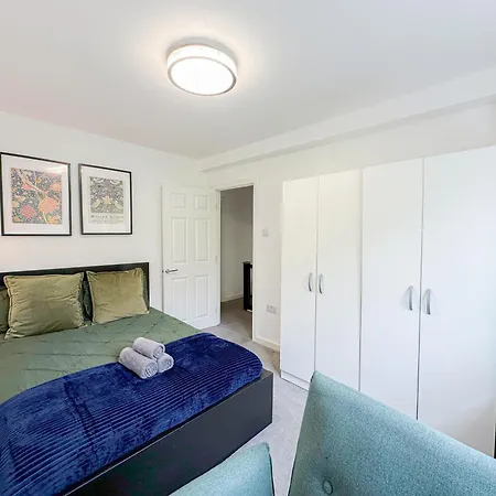 Apartment Cozy 2-bedroom Flat With Private Balcony Near Islington Station, Canonbury