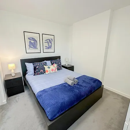 Cozy 2-bedroom Flat With Private Balcony Near Islington Station, Canonbury Apartment London