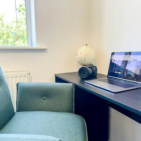 Cozy 2-bedroom Flat With Private Balcony Near Islington Station, Canonbury
