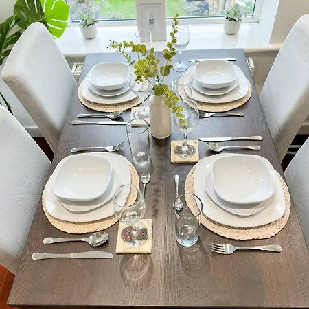 Apartment Cozy 2-bedroom Flat With Private Balcony Near Islington Station, Canonbury London