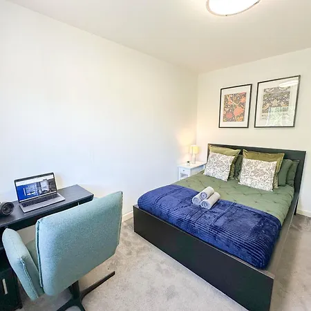 Cozy 2-bedroom Flat With Private Balcony Near Islington Station, Canonbury Apartment London