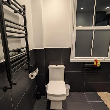 Westfield Kensington Apartment *