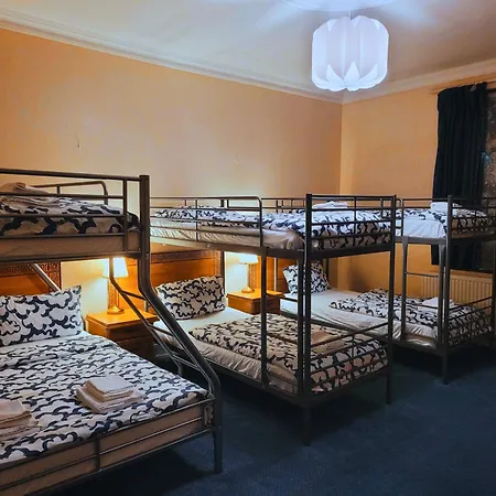 Hotel Helen's Near Wembley *