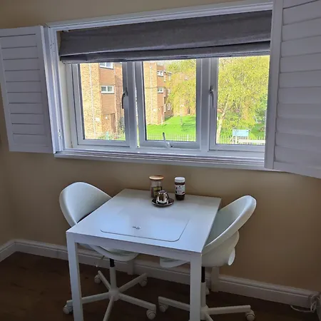Clifton House O2 & Excel With Private Bathroom And Breakfast Option * London