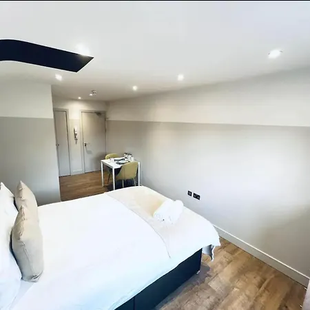 South Charming Ensuite Look Like Designer Aparthotel