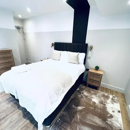 South Charming Ensuite Look Like Designer Aparthotel *
