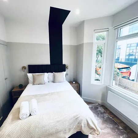 South Charming Ensuite Look Like Designer Aparthotel *