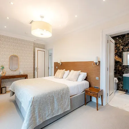 Fountain House Aparthotel 5*