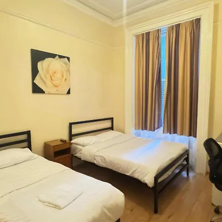Anwar House Πανσιόν