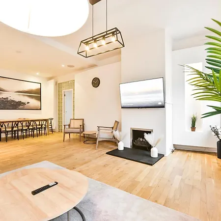 Amazing 3 Bed Great Portland Street Apartment *