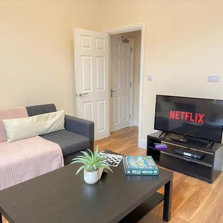 Cozy 2-bedroom With Free Wi-fi In Shepherds Bush Near Westfield * London