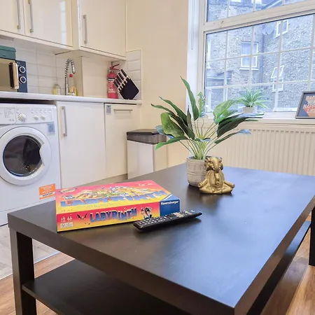 Cozy 2-bedroom With Free Wi-fi In Shepherds Bush Near Westfield Apartment