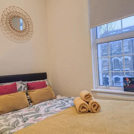 Cozy 2-bedroom With Free Wi-fi In Shepherds Bush Near Westfield