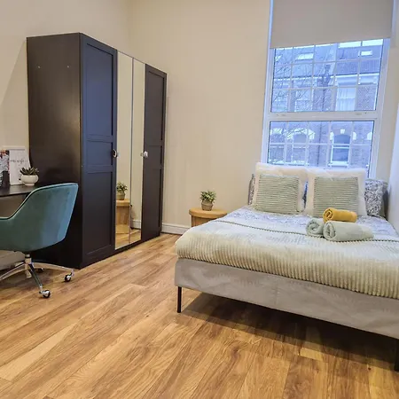 Apartment Cozy 2-bedroom With Free Wi-fi In Shepherds Bush Near Westfield *