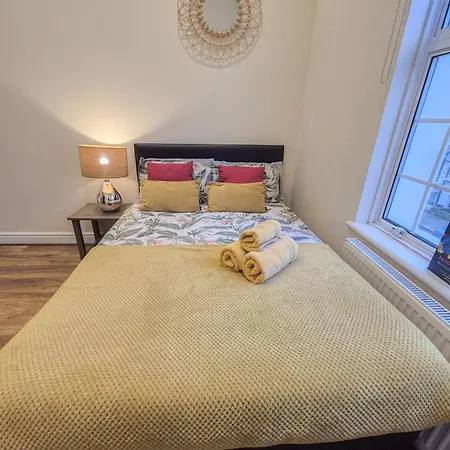 Cozy 2-bedroom With Free Wi-fi In Shepherds Bush Near Westfield London
