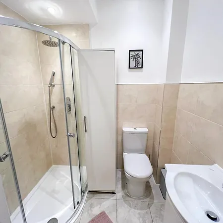 Cozy 2-bedroom With Free Wi-fi In Shepherds Bush Near Westfield *