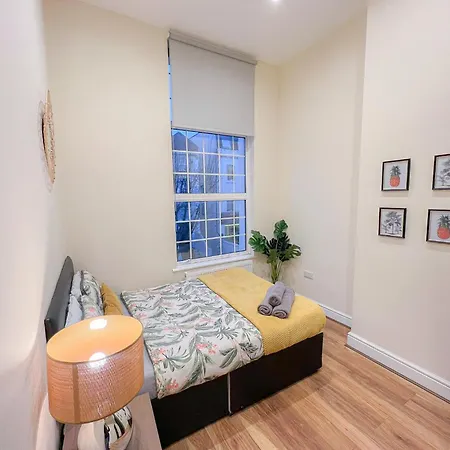 Cozy 2-bedroom With Free Wi-fi In Shepherds Bush Near Westfield Apartment