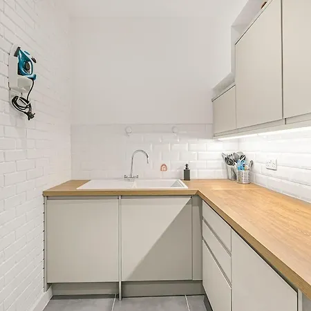 Luxury 2-bed Gated - Next To Paddington Station Apartment