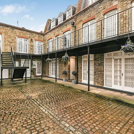 Luxury 2-bed Gated - Next To Paddington Station Apartment *