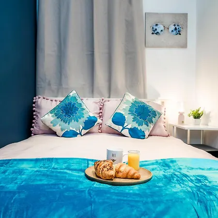 Charming Tooting Hideaway Garden, Resident Parking, Near Tooting Hospital *