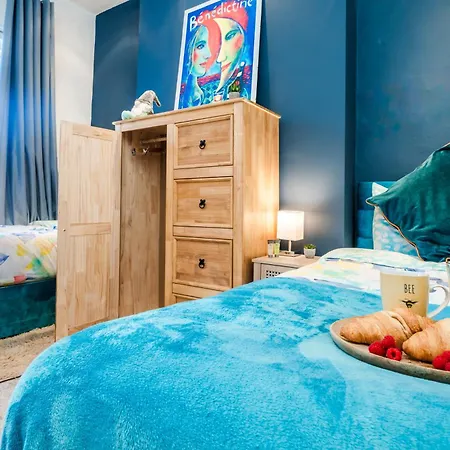 Charming Tooting Hideaway Garden, Resident Parking, Near Tooting Hospital