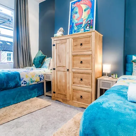 Apartment Charming Tooting Hideaway Garden, Resident Parking, Near Tooting Hospital *
