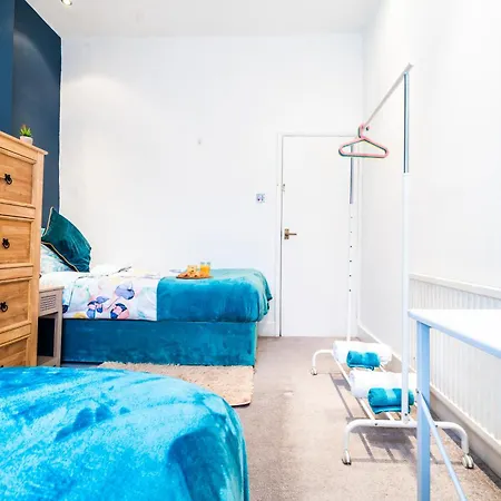 Charming Tooting Hideaway Garden, Resident Parking, Near Tooting Hospital *