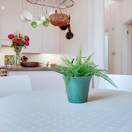 Apartment Vy6 - Stylish Loft-style 1-bed Near Borough Market London