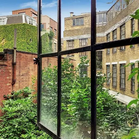 Vy6 - Stylish Loft-style 1-bed Near Borough Market Apartment London