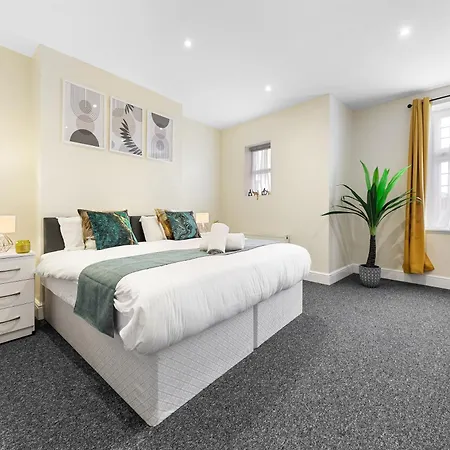 Apartment Stunning & Immaculate London 2-bed-king Bed-25 Percent Off Long Stays-sleeps 6- Parking Available! Barnet