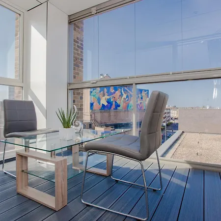 Brand New 2 Bedroom 2 Bath Flat At Brixton Station And O2 For Max 8 Guests Apartment London