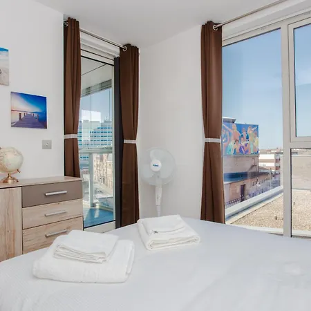 Brand New 2 Bedroom 2 Bath Flat At Brixton Station And O2 For Max 8 Guests London