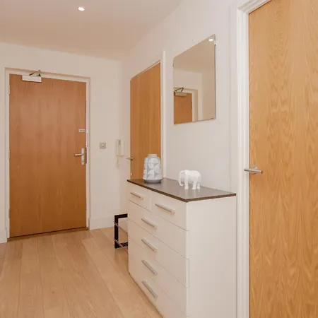 Apartment Brand New 2 Bedroom 2 Bath Flat At Brixton Station And O2 For Max 8 Guests *