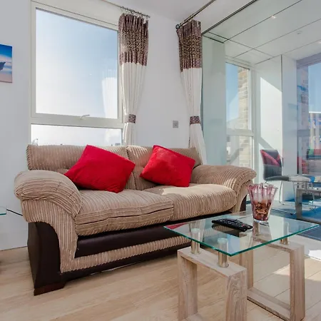 Brand New 2 Bedroom 2 Bath Flat At Brixton Station And O2 For Max 8 Guests Apartment London