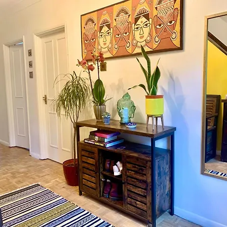 London Bedroom In Secure Leafy Area Homestay Woodford
