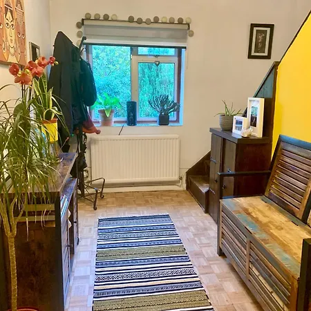 London Bedroom In Secure Leafy Area *